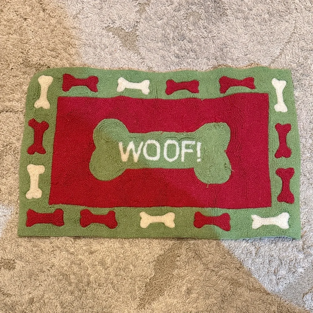 Dog Bone Design Pet Mat - Green and Red